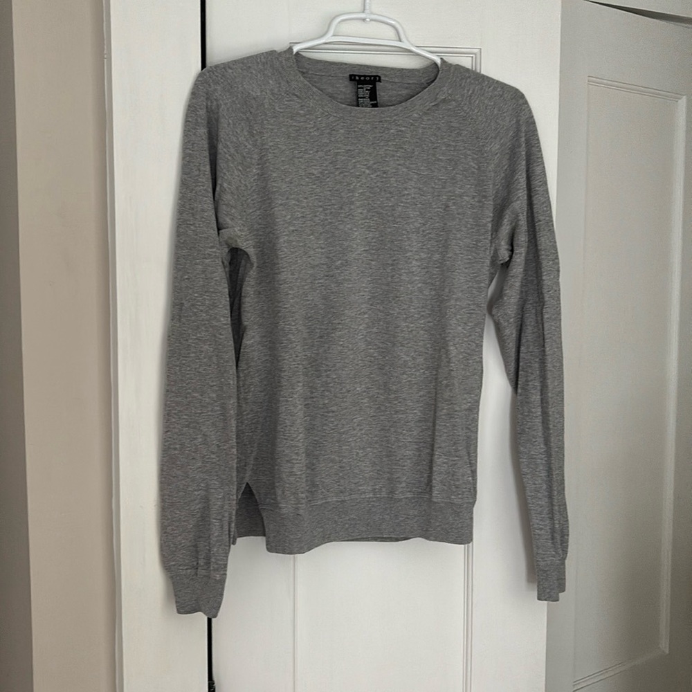 Theory < sweater